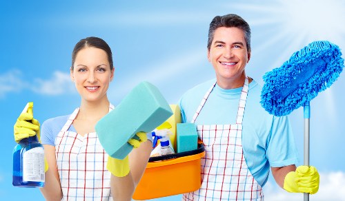 Local oven cleaner working in a Pimlico flat kitchen